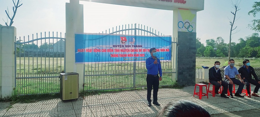 Đồng chí Dương Văn Bảo - Bí thư Huyện đoàn phát biểu tại hoạt động